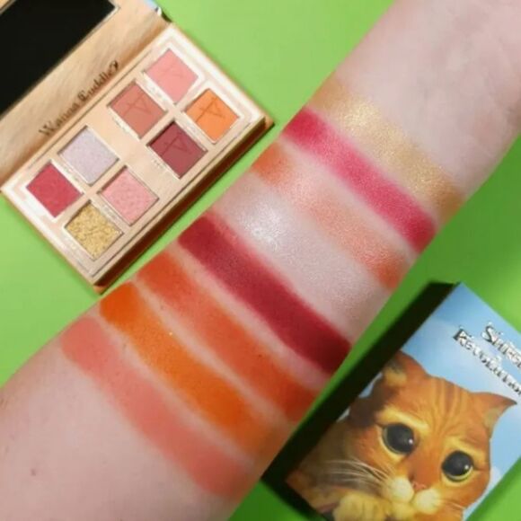Revolution Beauty X Shrek Puss In Boots Mini Shadow Palette - Picture 7 of 8